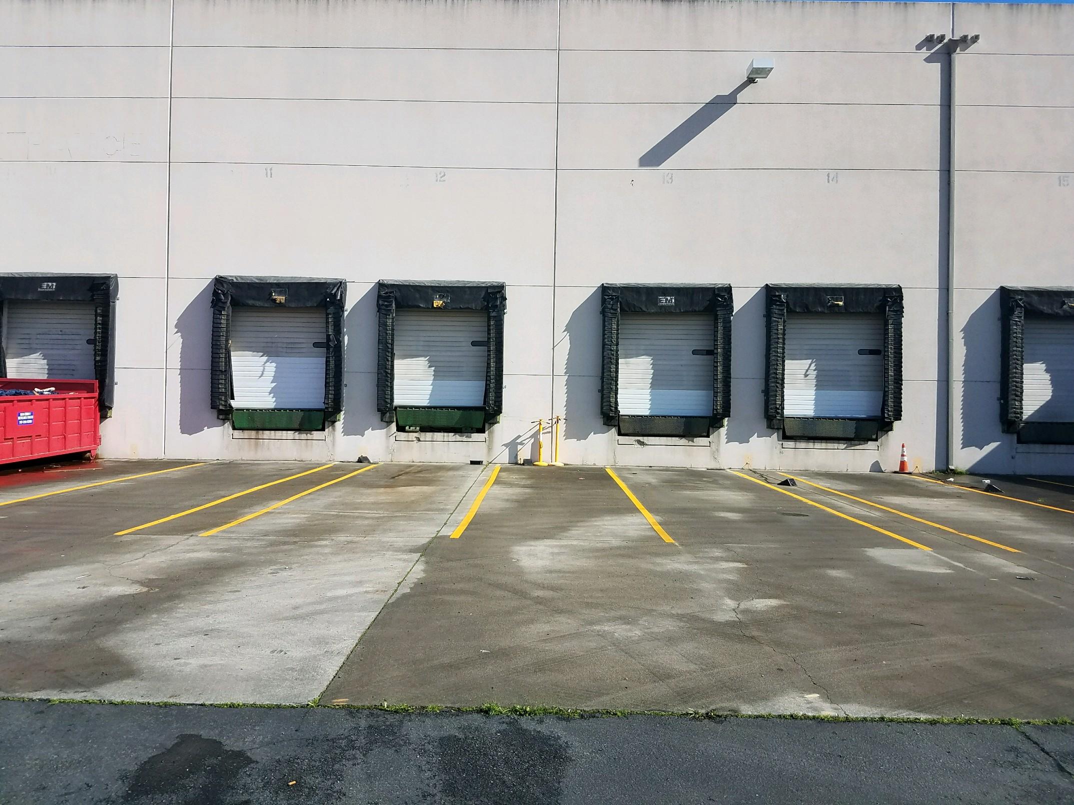 2019030695142359 loading dock